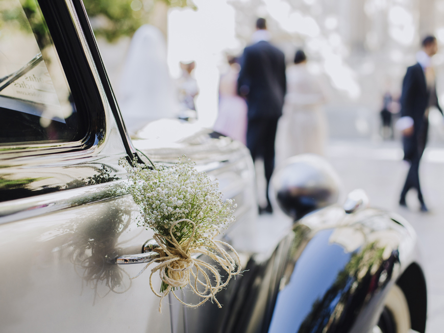 voiture décorée pour un mariage, pour illustrer la mise à disposition de notre chauffeur
